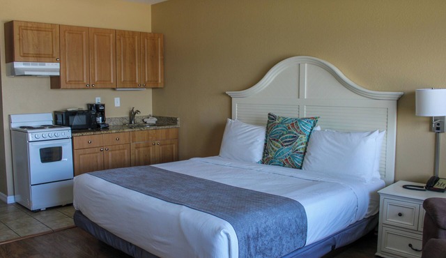 Shoreline Island Resort - Exclusively Adult