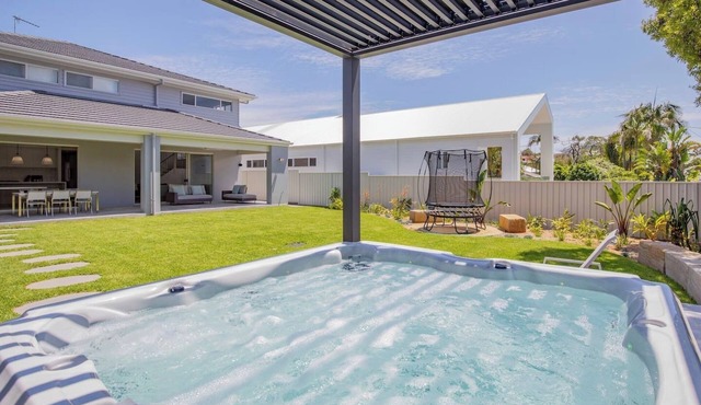 Shoreline Luxe Refined Beachside Elegance with Spa