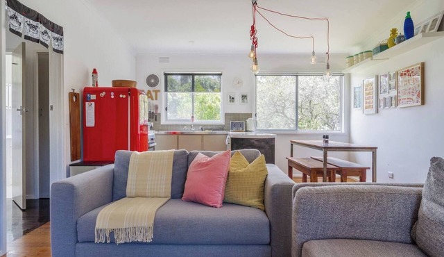 Shoreline Sanctuary A Retro Family Beach Shack