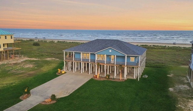 Shoreline Sanctuary - Seahorse Beachfront on 2 lots w/Elevator & Cabana Service