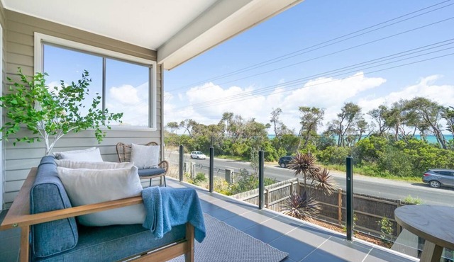 ShoreLine - WAKE UP ON THE WATER