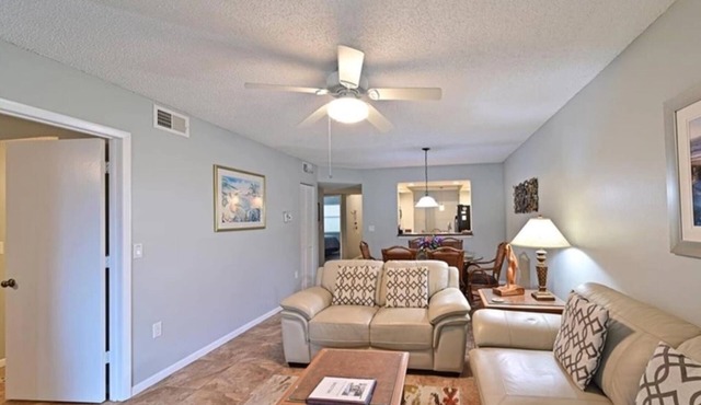 Shorewalk "A Little Piece of Paradise" close to beaches, golf, restaurants, IMG