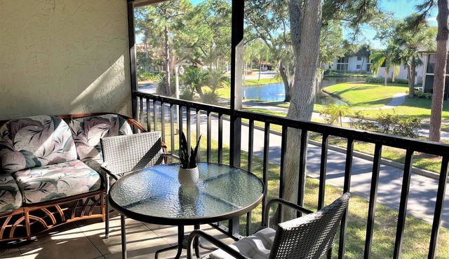 Shorewalk Palms Heaven 2BR Villa 2 Pools & Heated Hot Tubs Near IMG/Beaches