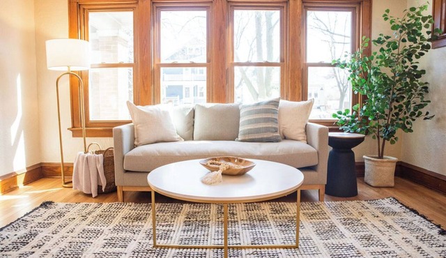 Shorewood's Sunny Craftsman - 2-Bedroom Gem in Amazing Shorewood!