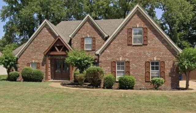 Short and long term rental. Less than 10 minutes from downtown Memphis , TN