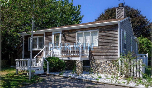 Short drive of just over 1 mile to Scarborough State Beach