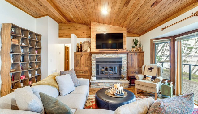 Short Drive to Itasca State Park - Waterfront Home
