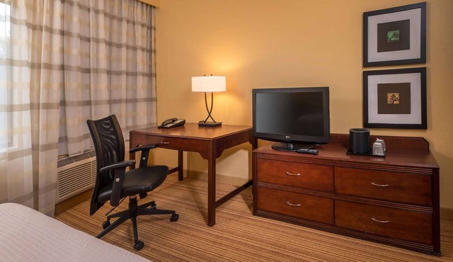 Short Drive to Raleigh-Durham Int'l Arpt! 3 Pet-friendly Units, FREE Parking!