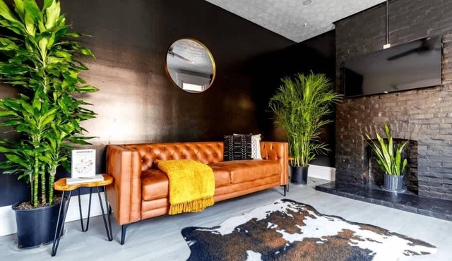 Short North & Downtown & OSU | Near High Street | Free Parking | 5,800+ Reviews