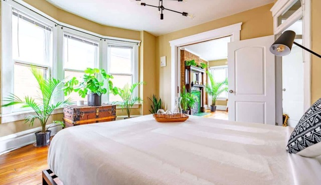 Short North/Downtown | Walk to Convention Center | Free Parking | 5,800+ Reviews