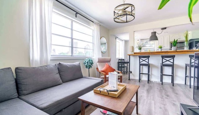 Short North/Downtown | Walk to Convention Center | Free Parking | 5,800+ Reviews