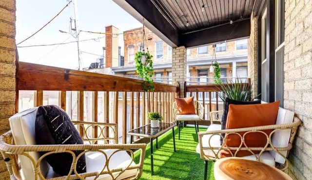 Short North/Downtown | Walk to Convention Center | Free Parking | 5,800+ Reviews