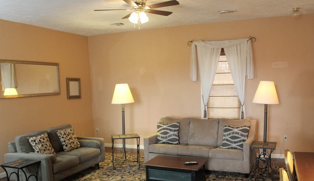 Short or Extended Stay: BEAUTIFULLY RESTORED COLONIAL MANSION