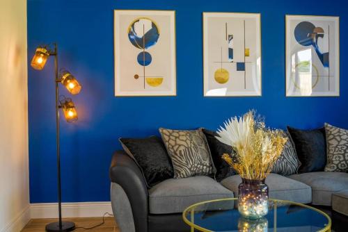 Short Stays, Free Parking, Contractors, Families - Large Home