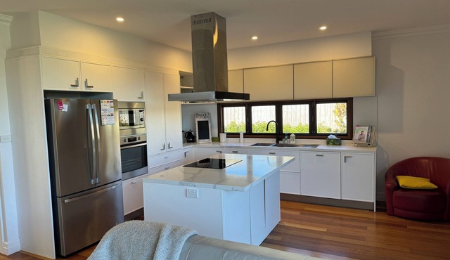 Short stroll into town - fully renovated 3 bedroom house.Make yourself at home.