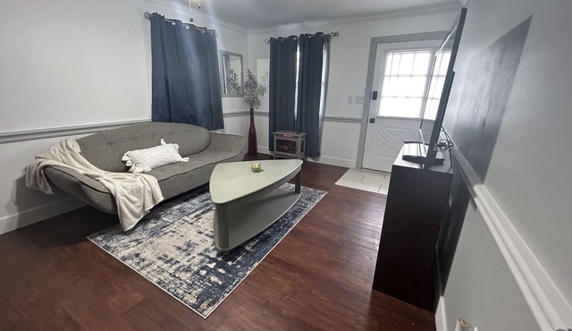 Short term 1bdrm apartment