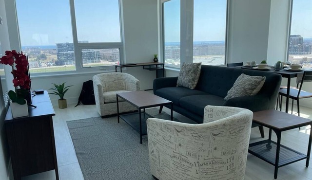 Short term, fully furnished, very bright and clean, good view, bus service