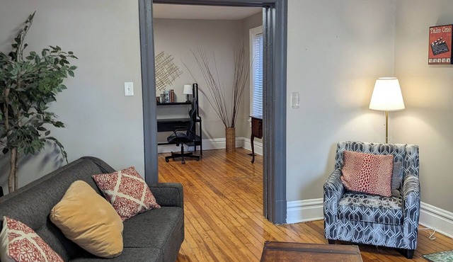 Short-term rental/Furnished private 1BR unit/Near Hospitals & major attractions