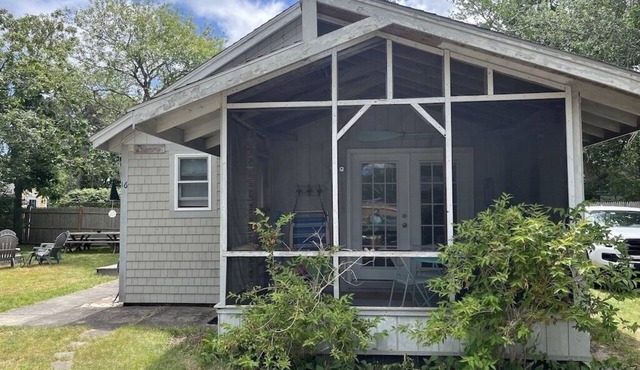 Short Walk to beach, Wee Packet, Sundae School Ice Cream, secluded, large yard