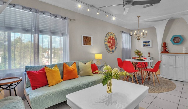 Short Walk to Beach/Town-Artistic Apt., Gorgeous Garden W/Beautiful Shared Pool