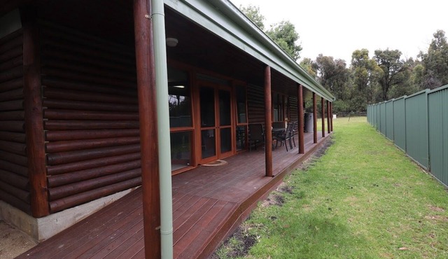 Short walk to beaches and town centre