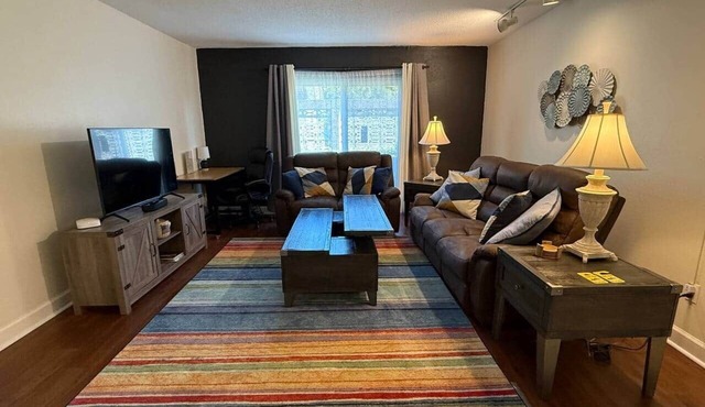 Short walk to Shands, VA, University of Florida 1