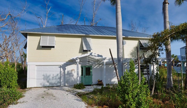 Short Walk to The Beach! Anhinga House at Sea Oats