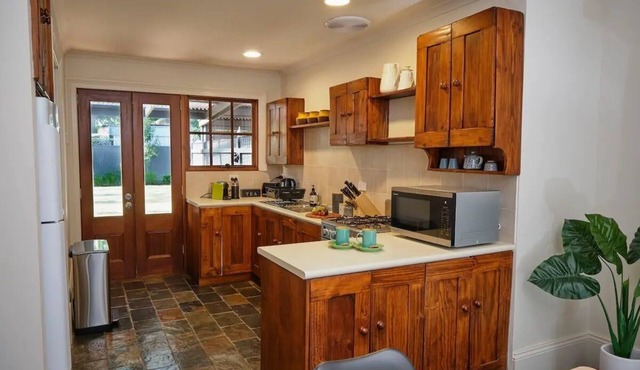 Short Walk to The Parade and Norwood Oval