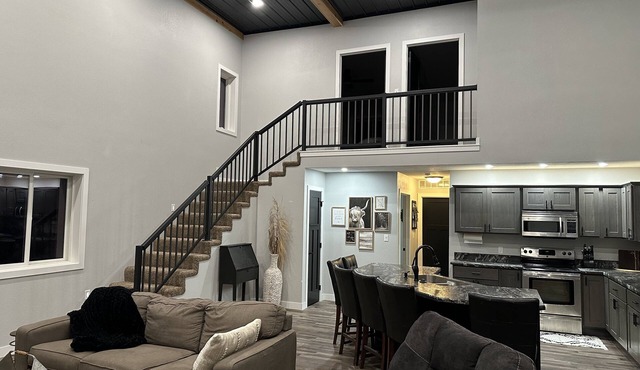 Shouse - Hot Tub - Mini Highland Cows!