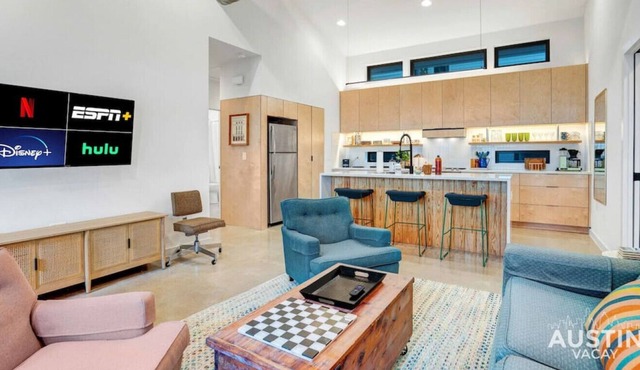 Show-Stopping Back House + Modern Kitchen + Patio