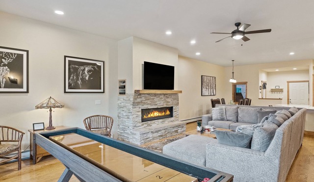 Shuffleboard Table - Modern Kitchen - Garage - Hot Tub