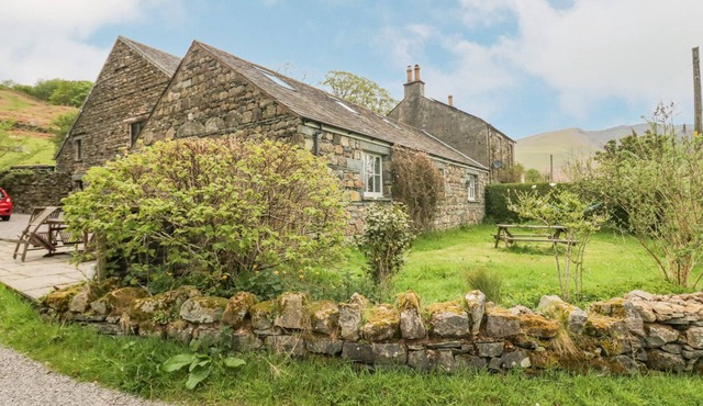 SHUNDRAW COTTAGE, pet friendly, with a garden in Threlkeld