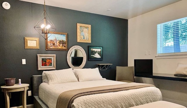 Shurwin 3 · Carmichael Sacramento: Garden Suite!