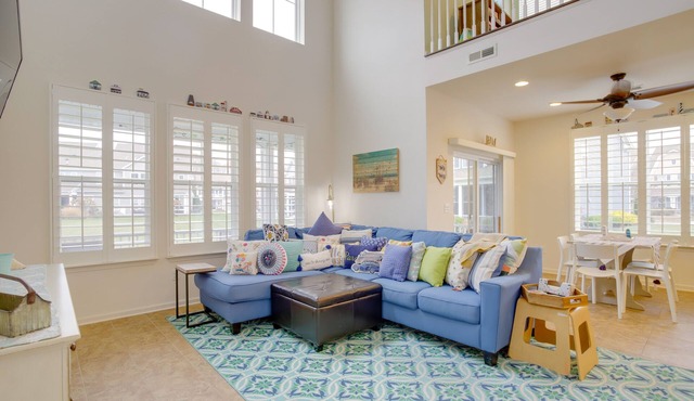 Shuttle to Beach: Millville Townhome w/Porch