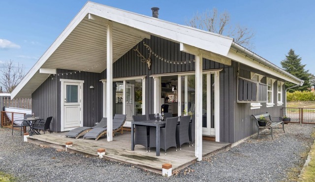 "Sida" - 1.5km from the sea by Interhome