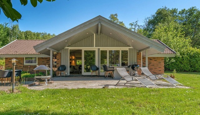 "Sida" - 600m from the sea by Interhome