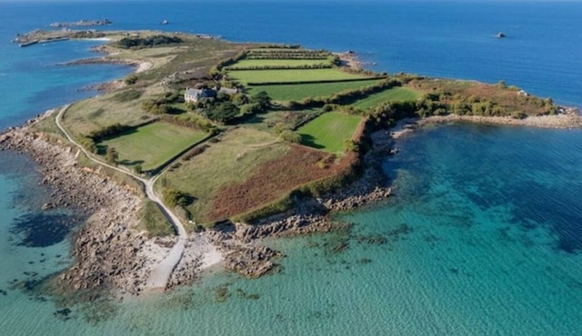 Sieck Island House on private island