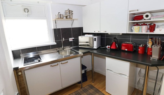 SIED YR ARDD, pet friendly, country holiday cottage in Ystradgynlais