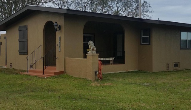 Siena House, 2 BR, 1.5 BA, smoke/vape free, pet/animal-free, sleeps 3
