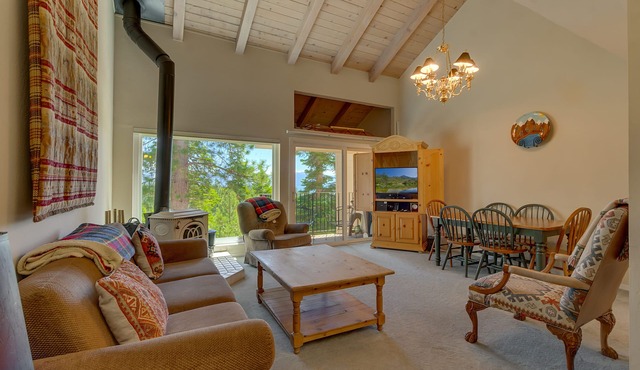 Sierra Bella: 3 BR, 2 BA Townhouse in Carnelian Bay, Sleeps 8