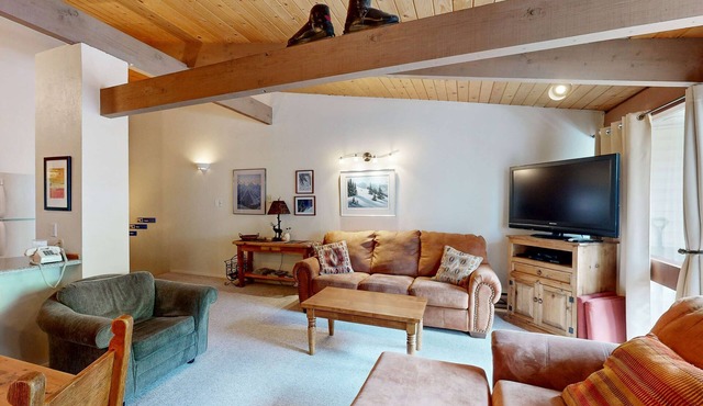 Sierra Del Sol | Ski-In, Ski-Out Townhome & Slope-View Balcony
