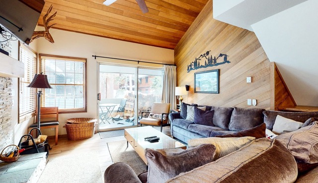 Sierra Megeve 7 Deluxe Remodeled Condo, Just A Short Walk To Canyon Lodge by RedAwning