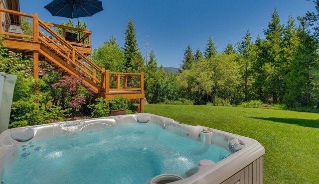 Sierra Sky Tahoe City Vacation Rental - Hot Tub 4 Bedroom Home by Redawning