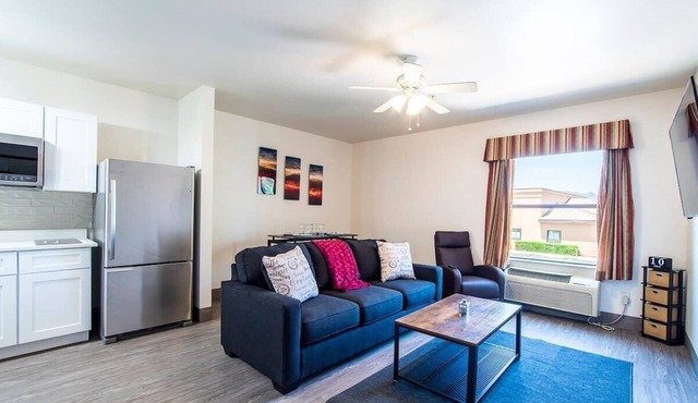 Sierra Vista 1bd King Suite