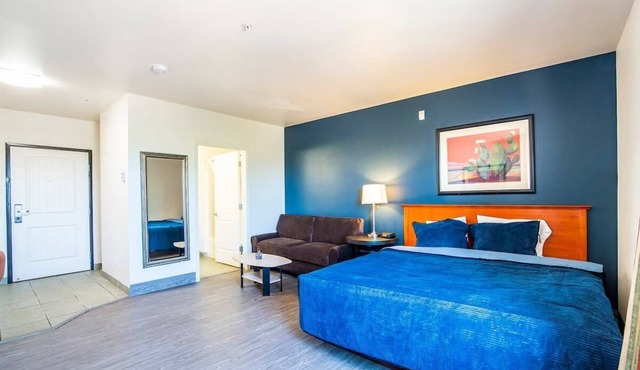 Sierra Vista Studio King Premium