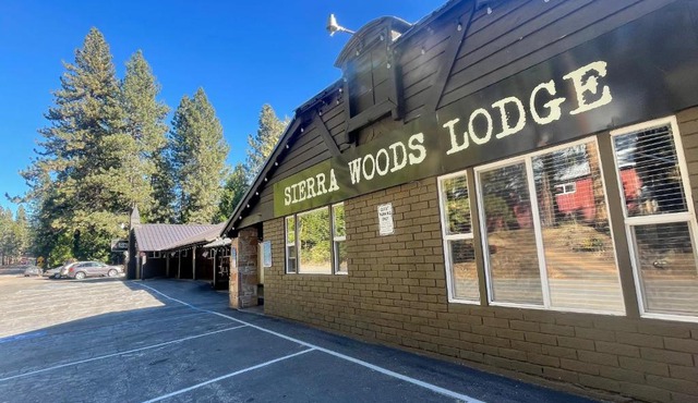 Sierra Woods Lodge