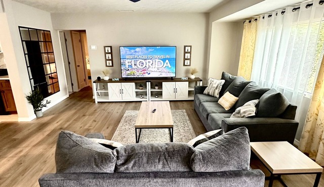 Siesta Beach Getaway - Minutes to Beach, Shops, Dining