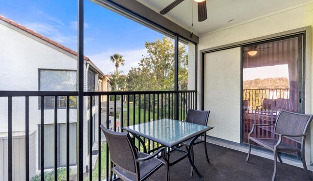 Siesta Dunes Beach 201, Completely Renovated, 2 Bedrooms, Sleeps 6, Spa, Large Heated Pool, WiFi