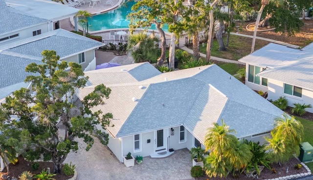 Siesta Key 3BR Villa - Pool & Dock Access in Polynesian Gardens