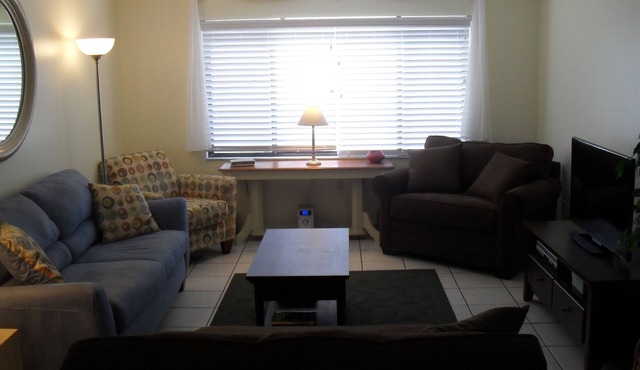 Siesta Key Comfort - Cozy 1-bedroom condo with AC, WiFi on Siesta Key.